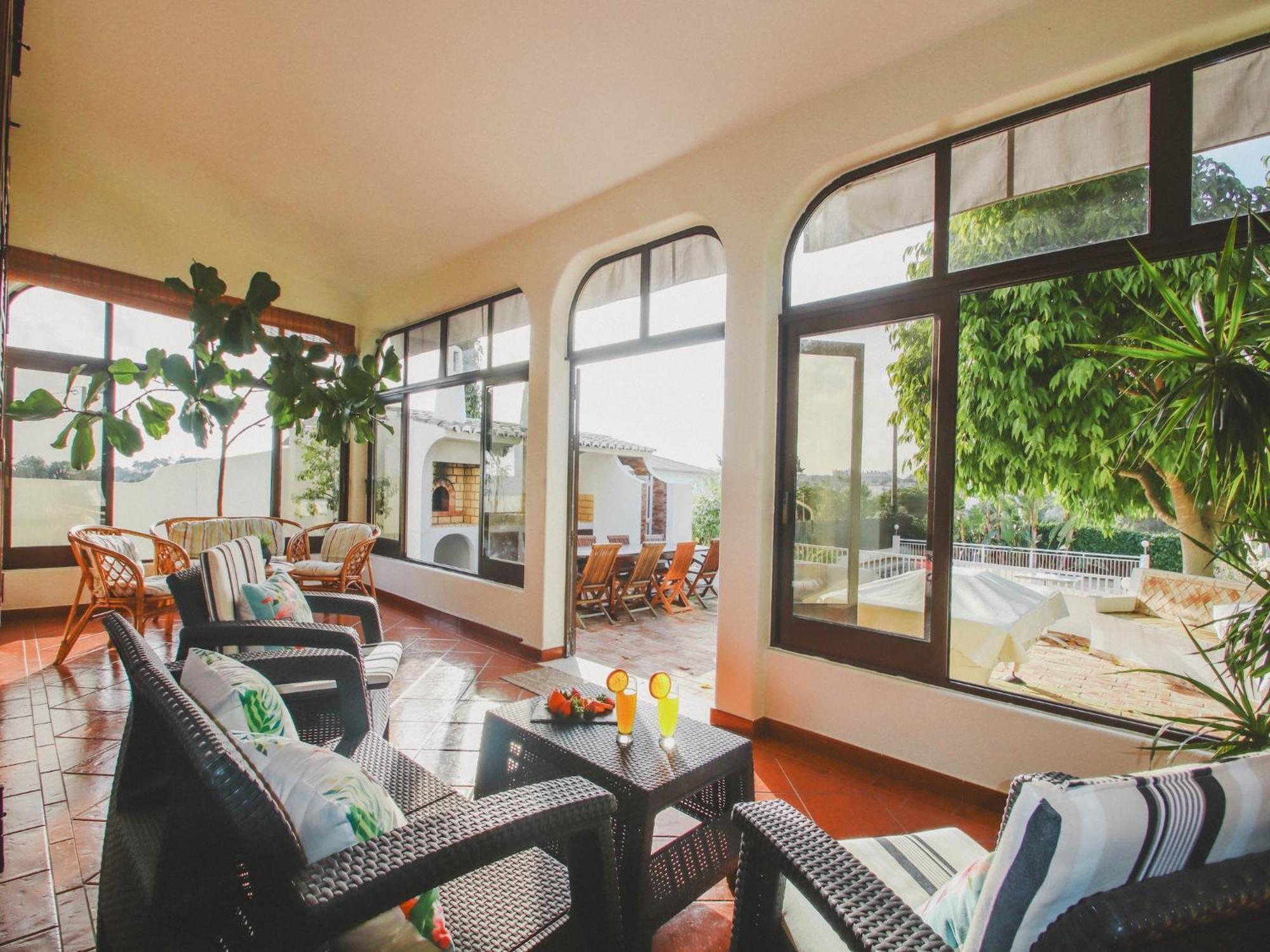Charming With Pool Villa *