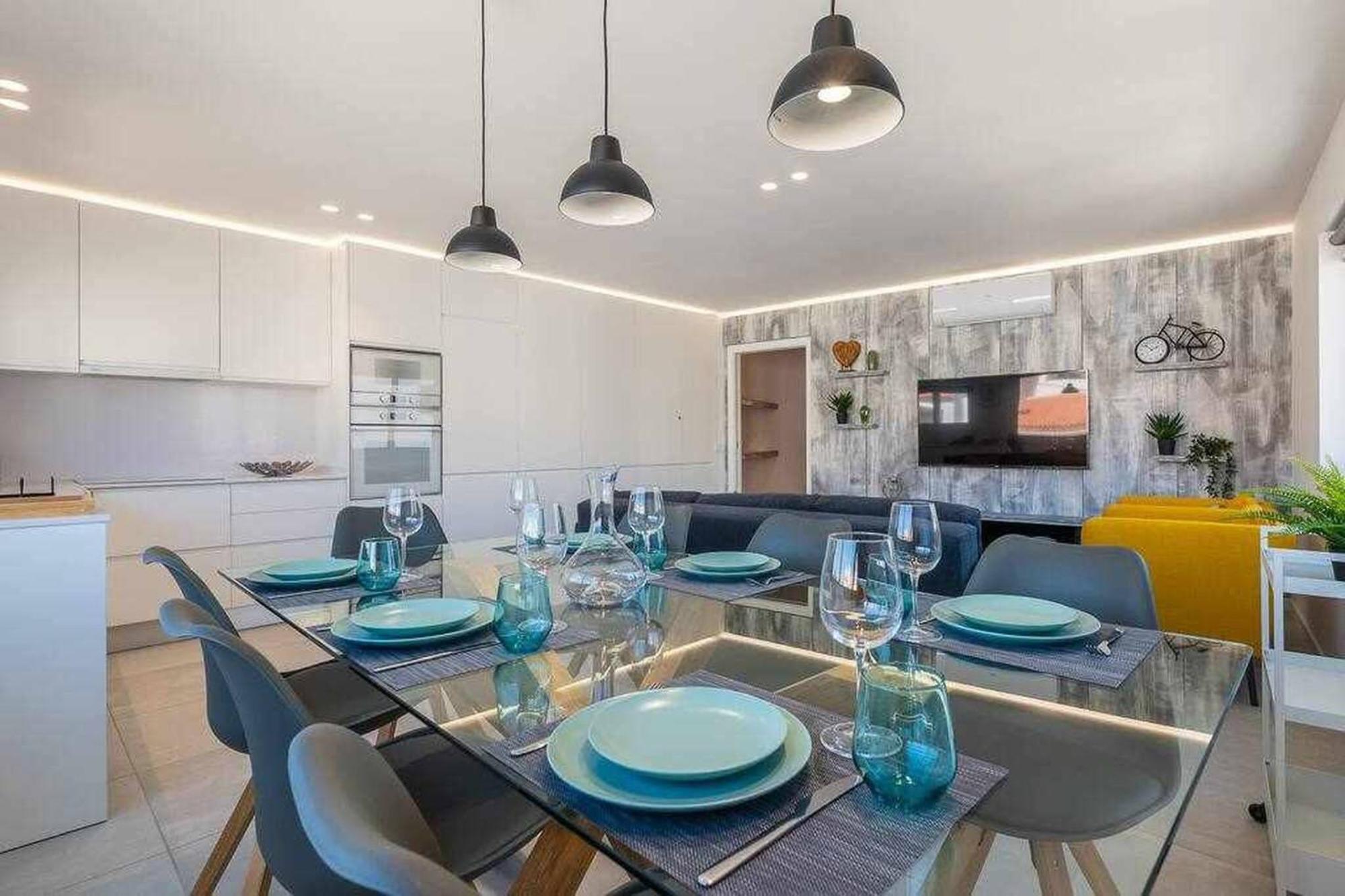 Town 2-bedroom Apartamento *