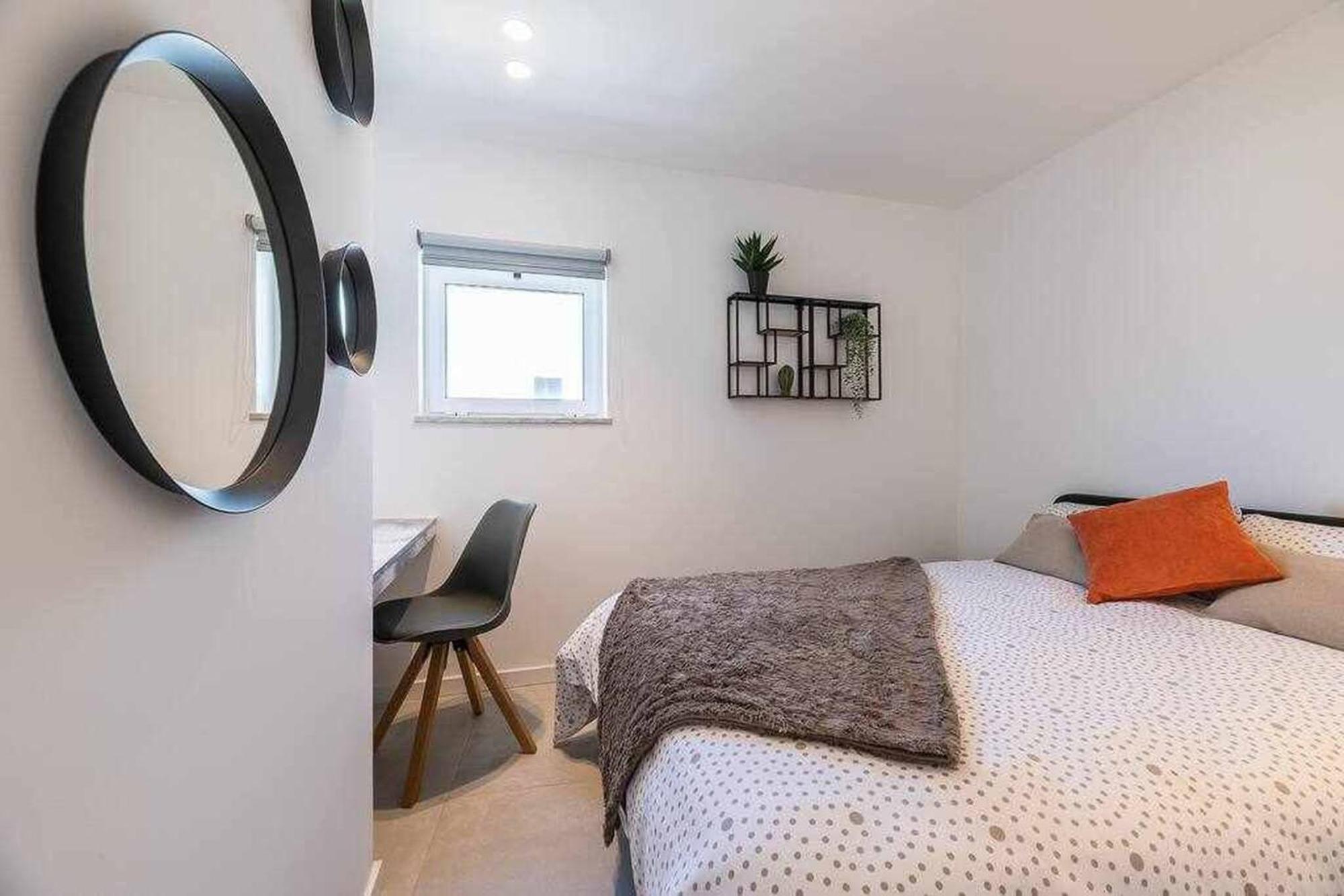 Town 2-bedroom Apartamento