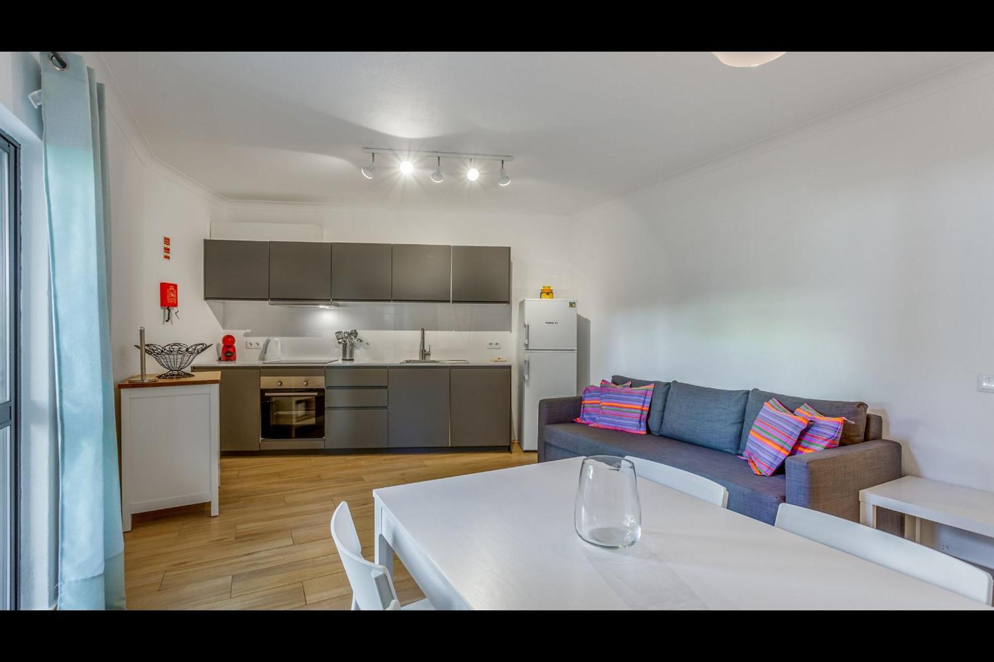 Apartment Falesia Modern Flat W/balcony & Pool By Lovelystay *