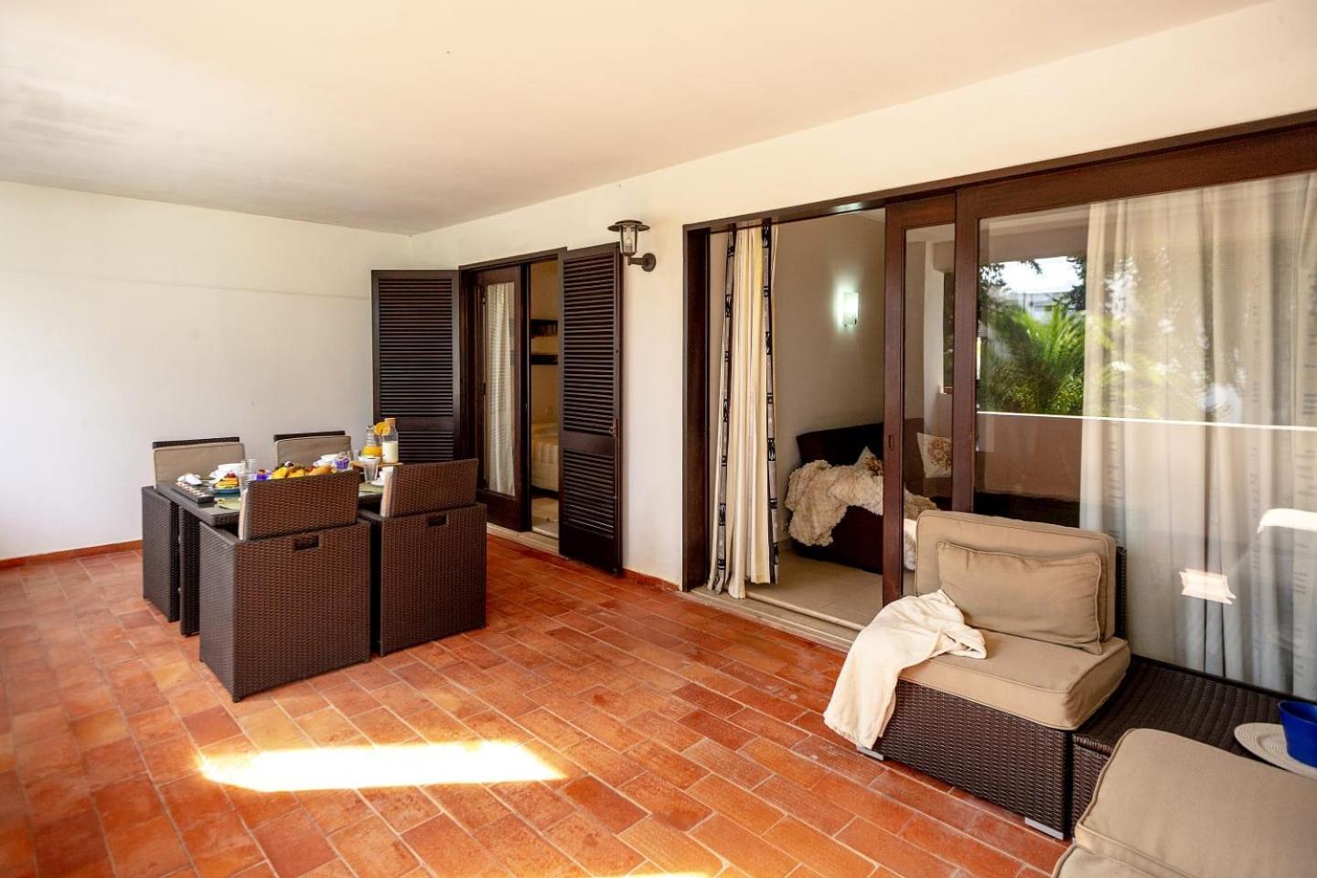 Laurus Apartment