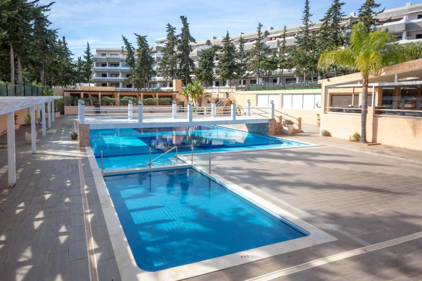 Laurus Apartment *