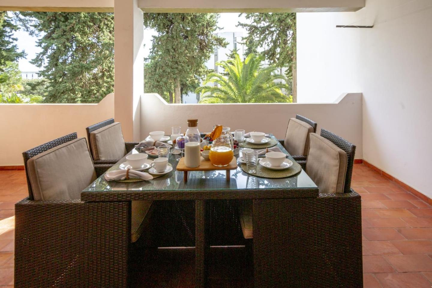 Laurus Apartment