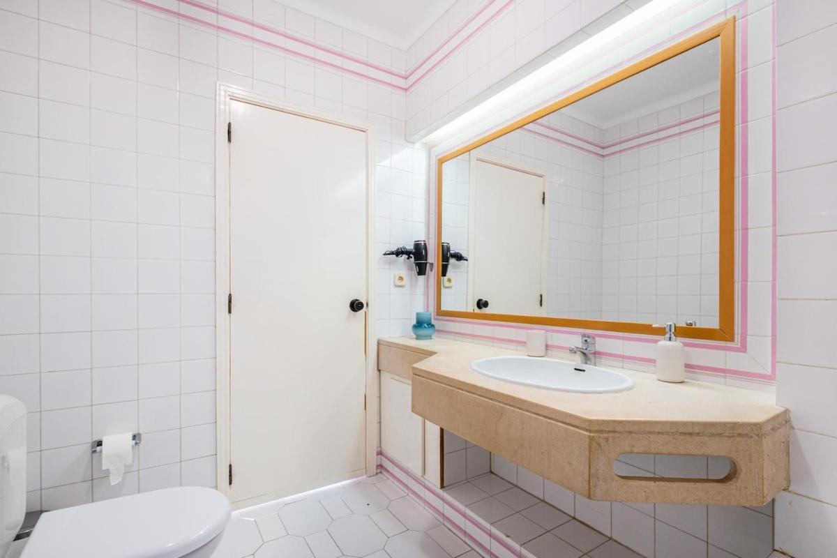 Cozy With Indoor Pool Albufeira