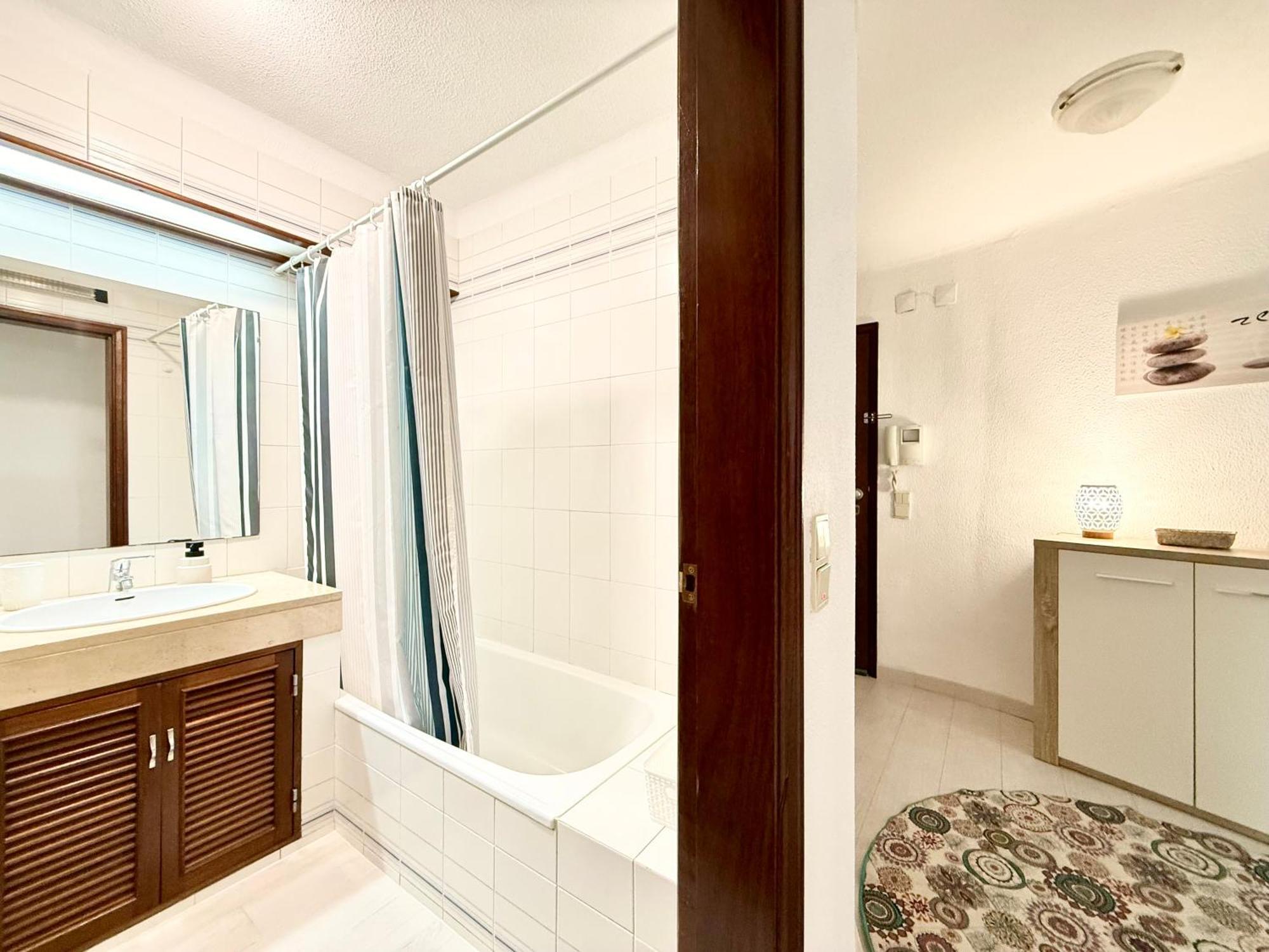 Out - T1 Oura Apartamento
