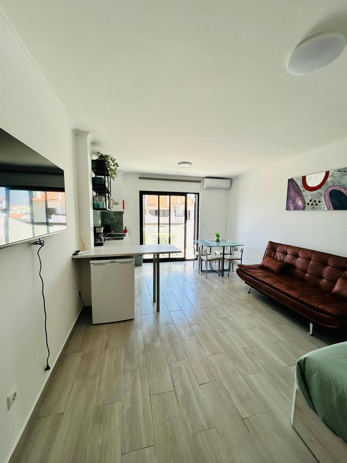 Well Located Flat At Oura *