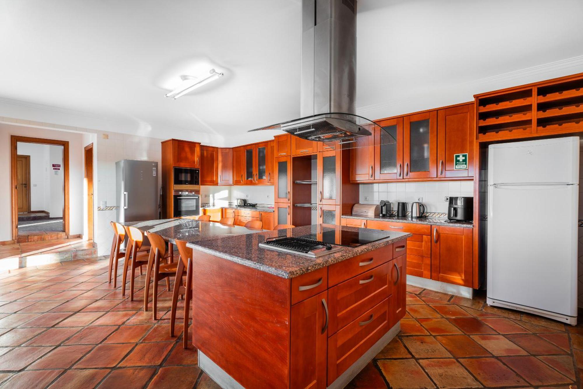 Rosas Villa *