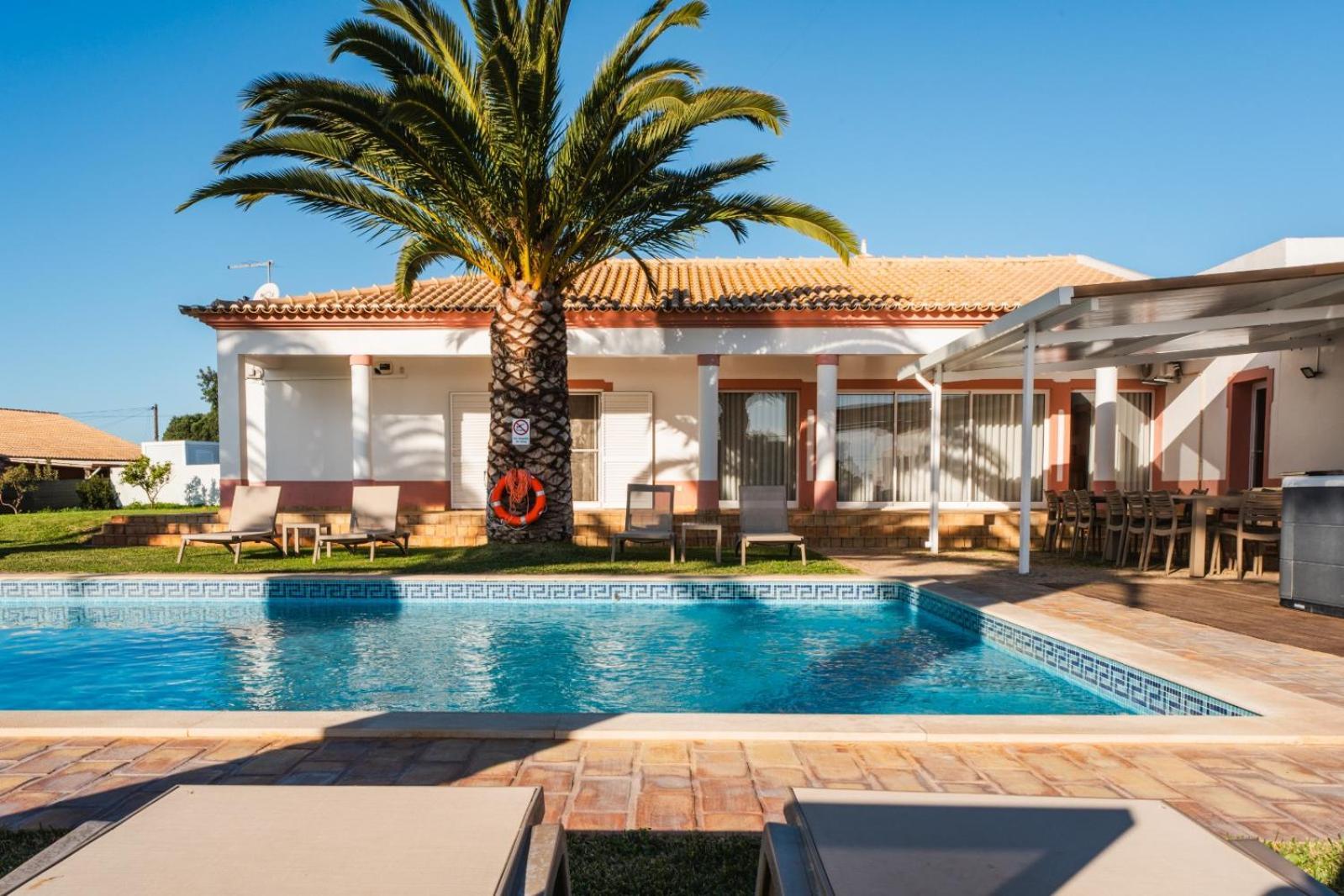 Rosas Villa