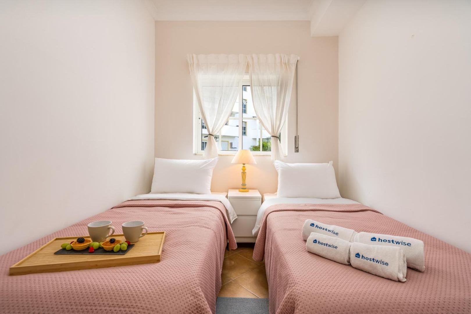 Hostwise - Sunny Flat W/ Balcony By The Algarve Sea * Albufeira