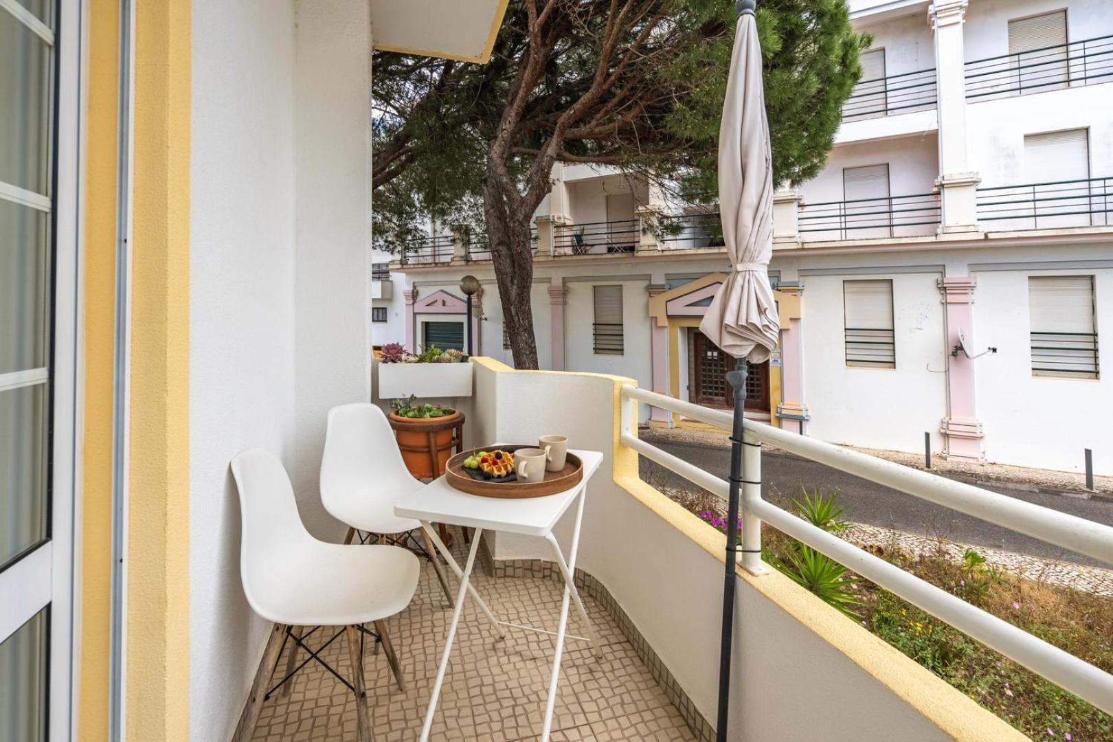 Apartment Hostwise - Sunny Flat W/ Balcony By The Algarve Sea Albufeira