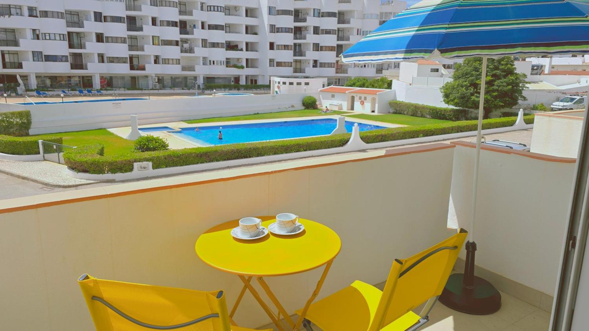 Apartment Eulalia With Pool And 5 Minutes From The *