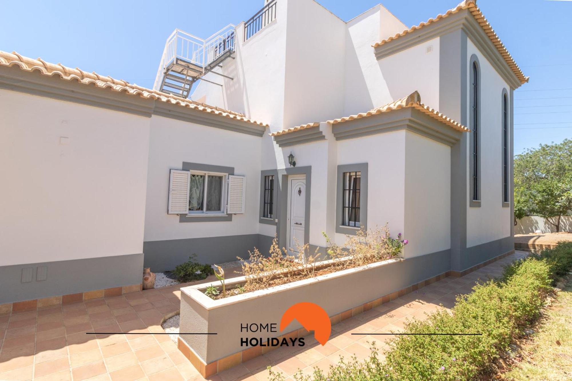 #297 Moderna V3 Com Piscina By Holidays Holiday home