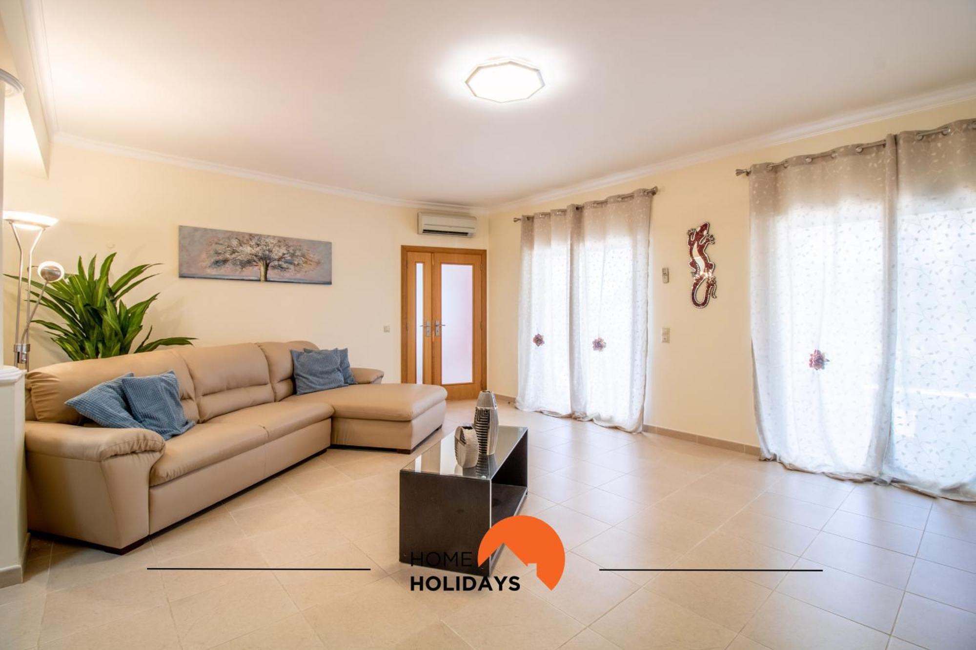 #297 Moderna V3 Com Piscina By Holidays Holiday home