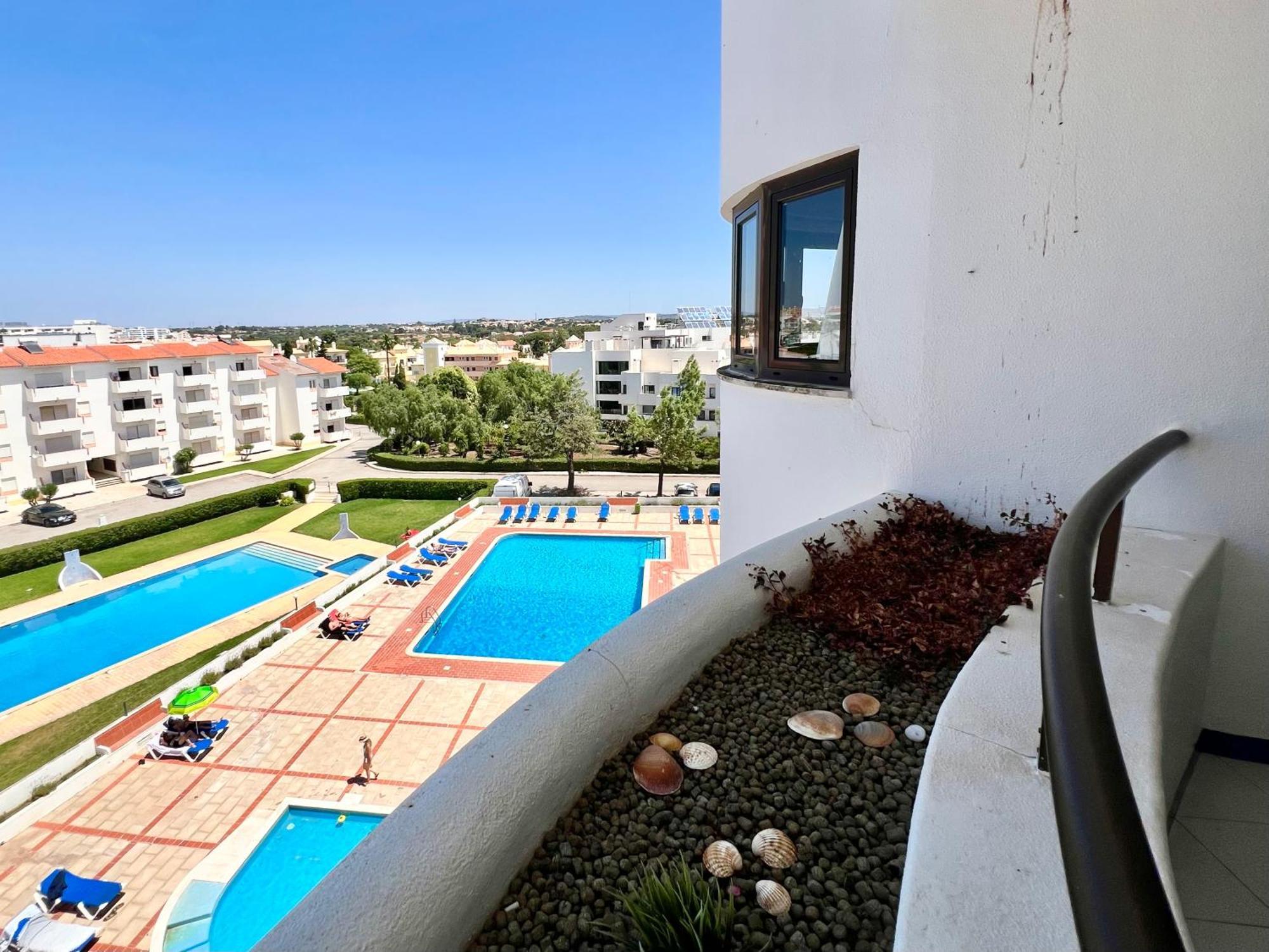 Out - T1 Oura Apartamento