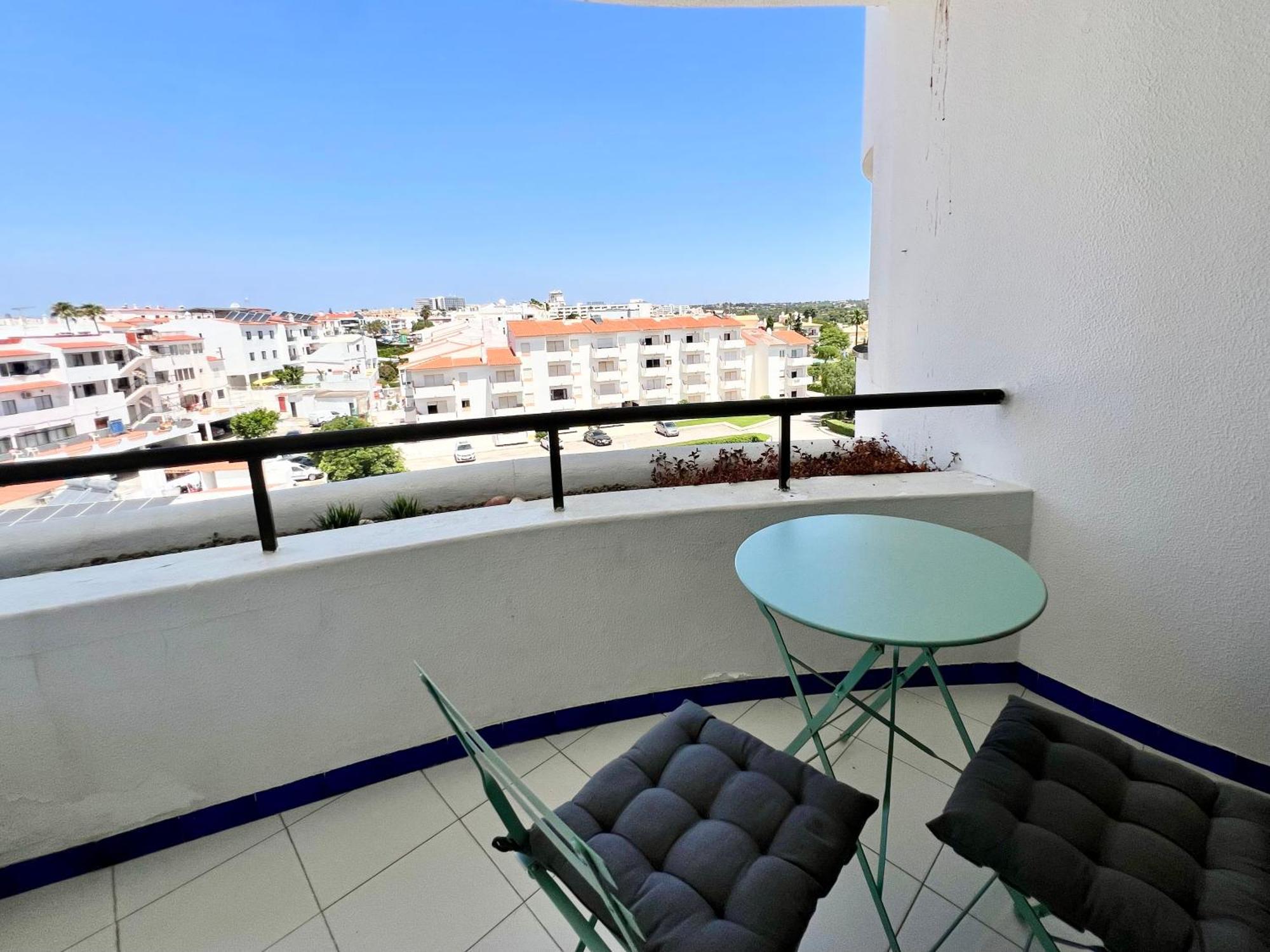 Out - T1 Oura Apartamento