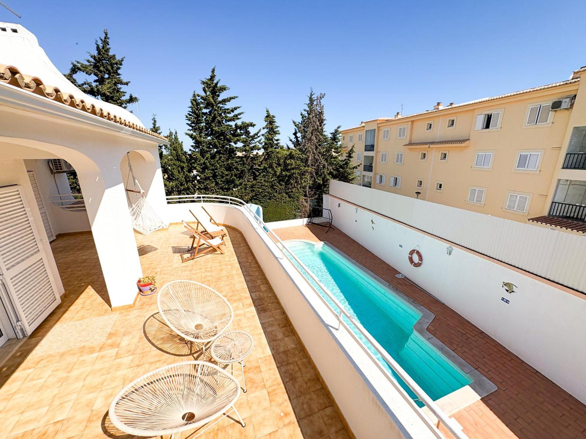 Villa Mia - Peerless Bond