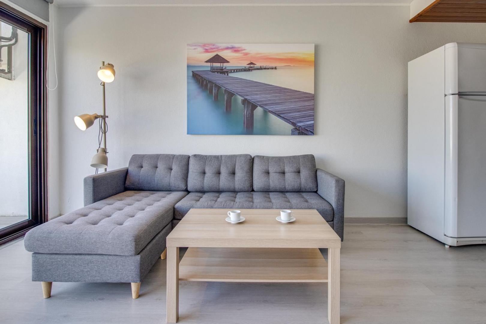 Lovely 3bd 150m Ocean View Ac Wi-fi Balcony *