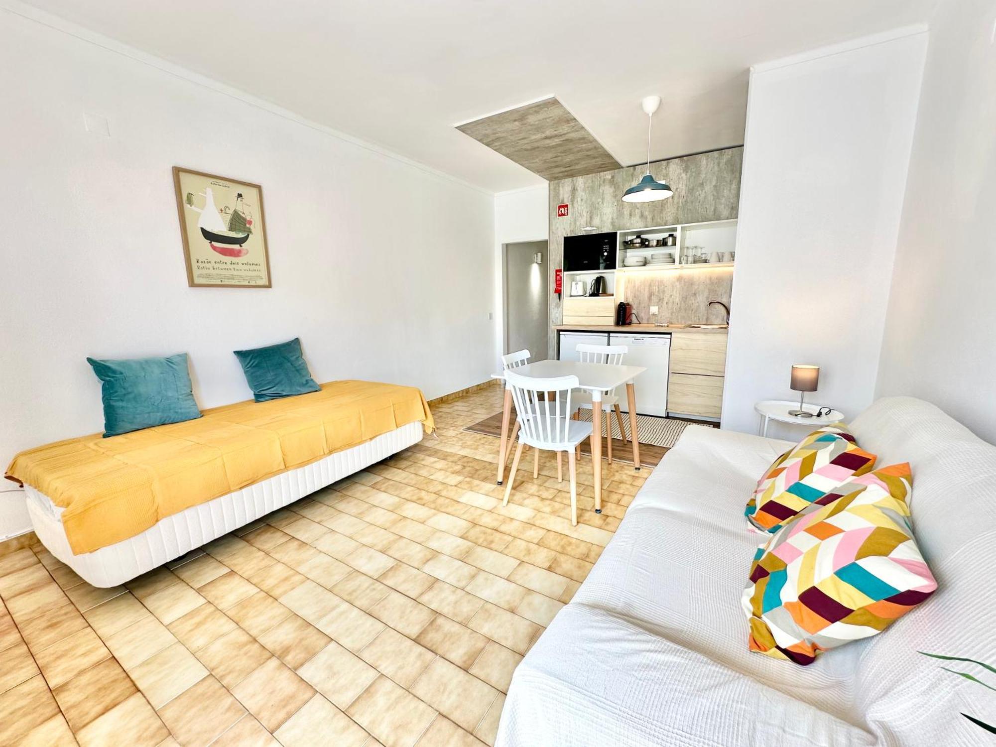 Apartment T1 No Centro Historico - Tenis