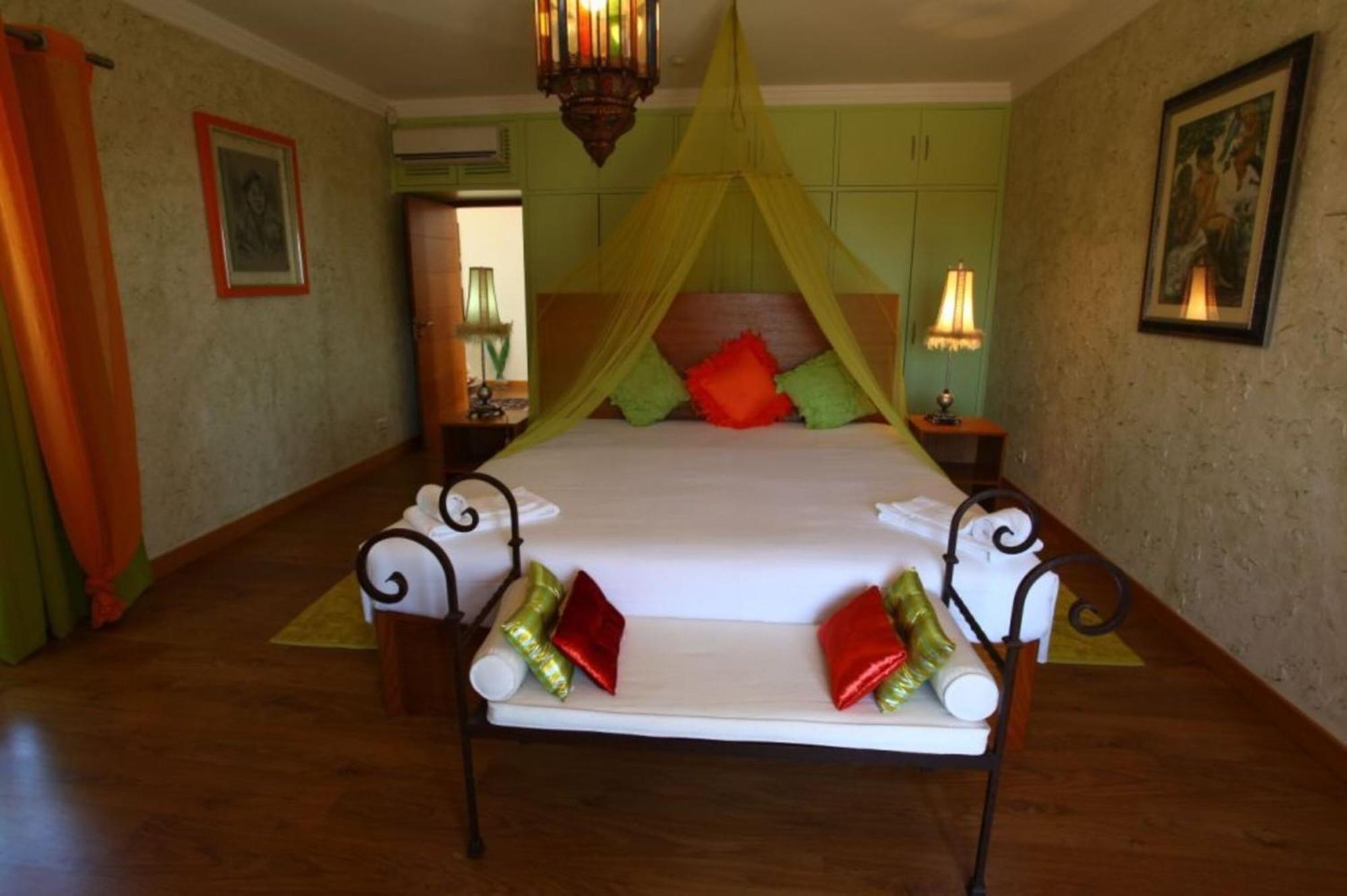 Villa Amazing Portuguese Heroine 6 Bedrooms Stunning Position On The Cliffs Above A *