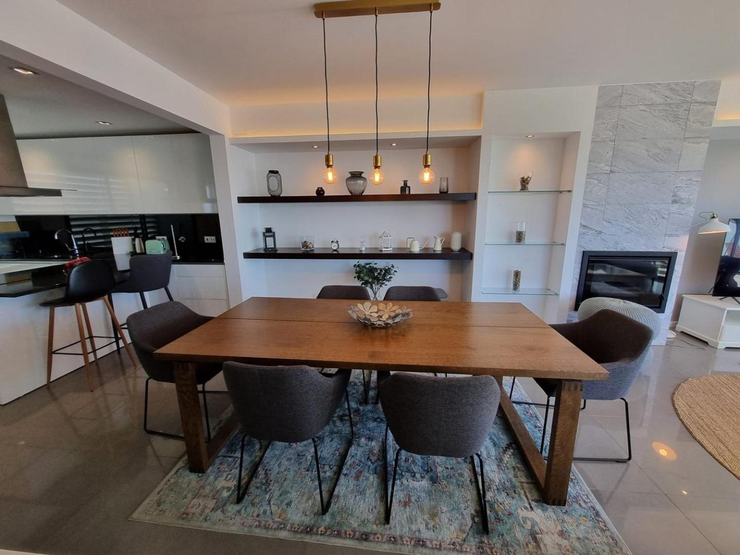 Luxury Design Villa *