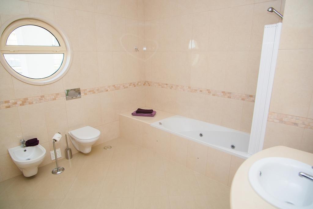 Sea View Penthouse In Apartment Albufeira