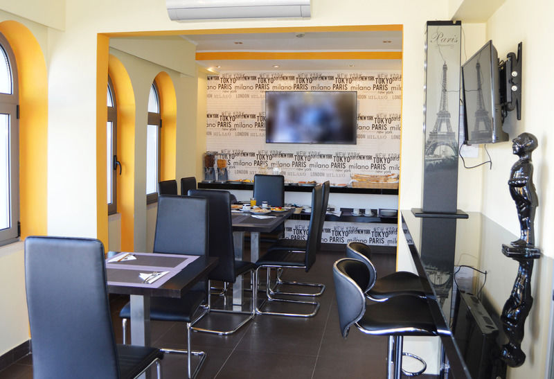 Hotel Urban Santa Eulalia 3*