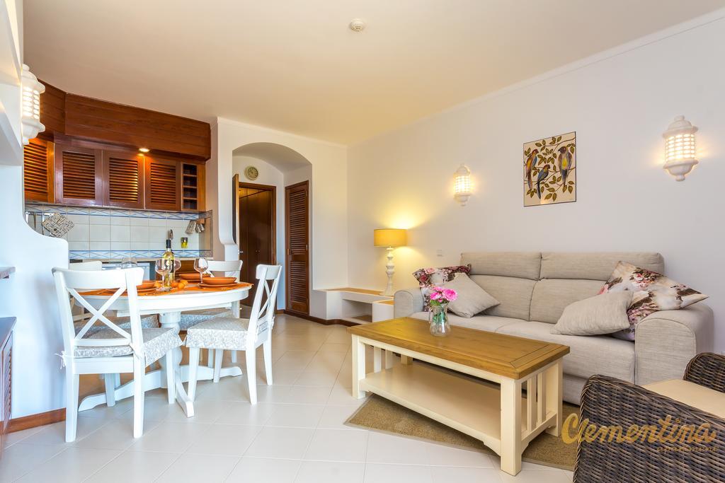 Clementina * Albufeira