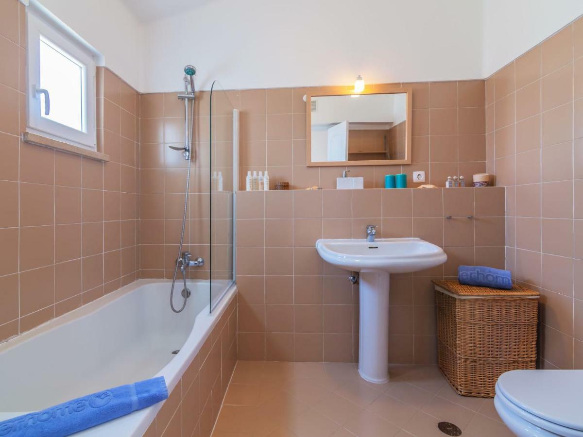 Roberts By Interhome Albufeira