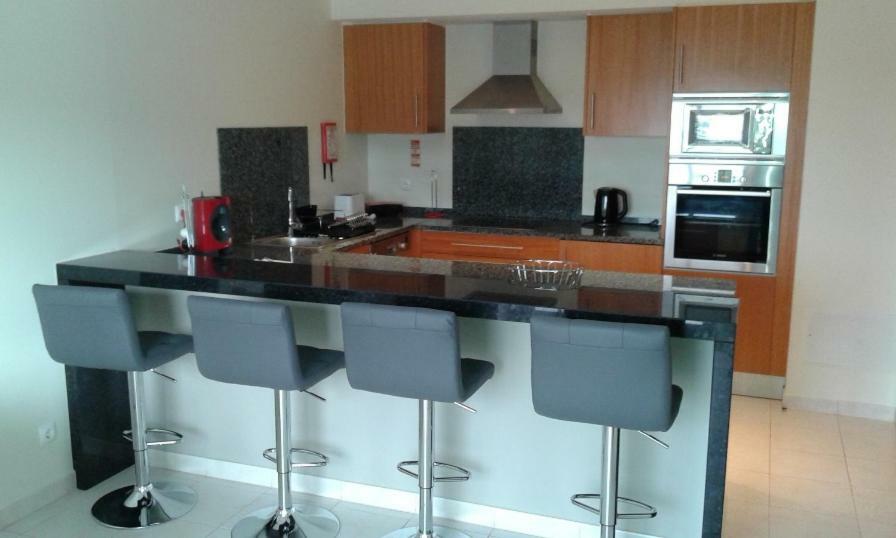 Apartment Lovely 1 Bed - Vista Das Ondas *