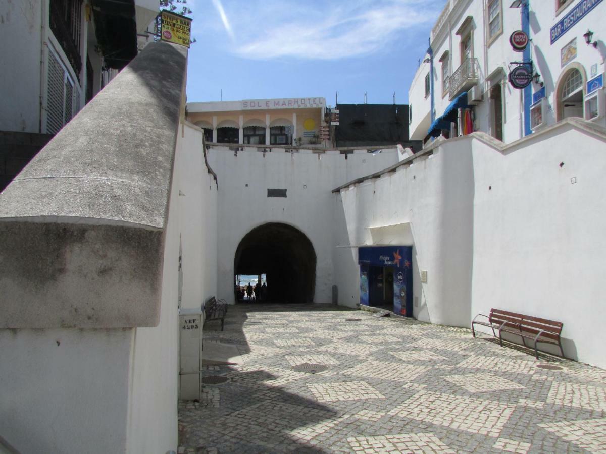 Between Beach And Downtown Apartment *