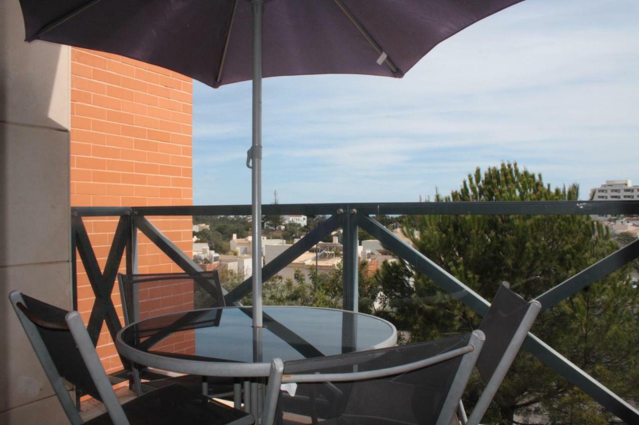 Com Piscina Em Albufeira, Corcovada Apartment