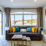 Top Renoviertes Apartment Mit Grosser Terrasse