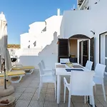 Top Renoviertes Apartment Mit Grosser Terrasse
