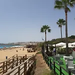 Front Beach Apartment - Quinta Da Barracuda