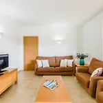 Villa Protea - 5 Bedroom, Beach, Air-Con, Wifi