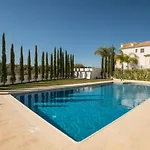 Charming Family Townhouse In Albufeira, Algarve