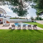 Villa Protea - 5 Bedroom, Beach, Air-Con, Wifi