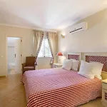 Villa Quintus Court
