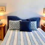 Gil Eanes Ocean View Nautical Apartment