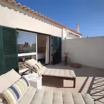 Vila Magna Near The Strip With Bbq, Ac, Balcony, Parking, 4 Tvs And Free Wifi