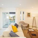 Beach Praia - Sleep 5 - Pool - Free Wi-Fi - Air Con