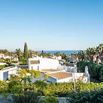 Beach Praia - Sleep 5 - Pool - Free Wi-Fi - Air Con