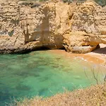 Beach Praia - Sleep 5 - Pool - Free Wi-Fi - Air Con