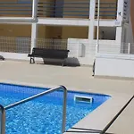 Pool&Beach in Encosta de São José