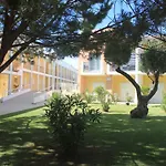 Pool&Beach in Encosta de São José