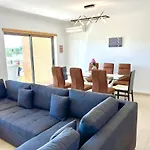 Vila Branca Cheerful Stay