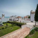 Bay View Apartment W/Pool 3-Min Walk To The Beach