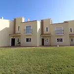3-Bed Townhouse With Pool In Albufeira Balaia