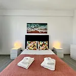 Albufeira Downtown With Pool By Homing