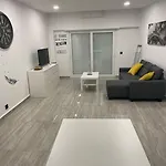 Superbe Appartement, Parking,300 M De La Plage